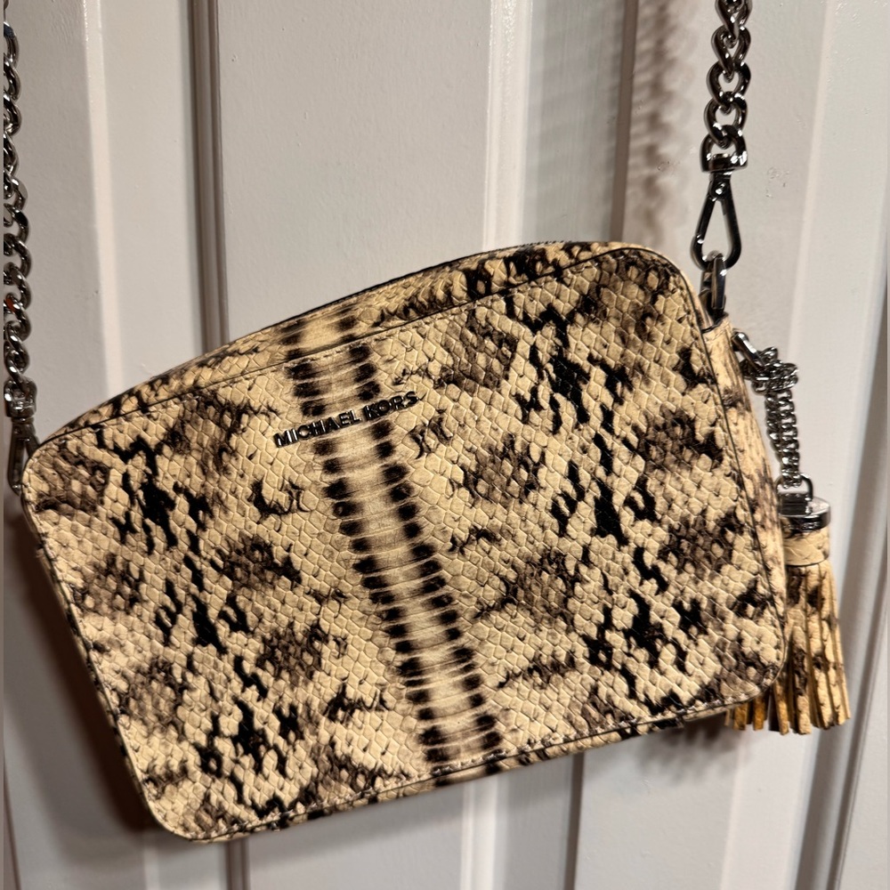 Mike Kors crossbody bag